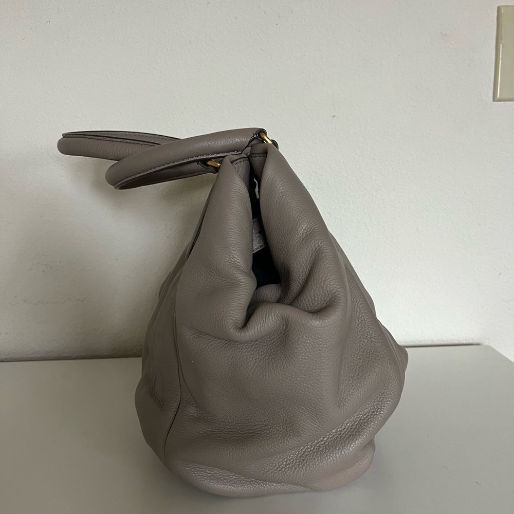 Marc Jacobs Classic Q Fran Leather Hobo shoulder hand bag in cement gray - Picture 10 of 14